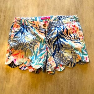 Lilly Pulitzer scallop-edge shorts